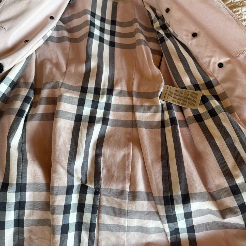 Burberry Pink Trench Coat with Black Accents - Picture 7 of 9